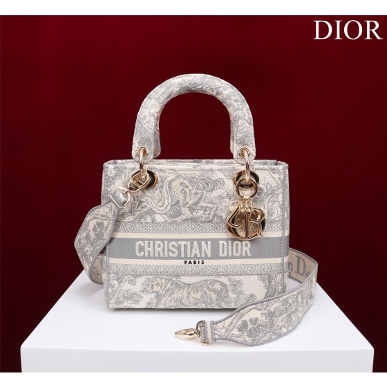 Dior Lady M0565 Five Grid Embroidery bag