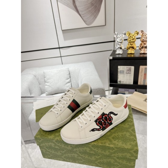 Gucci Unisex Skate Sneakers