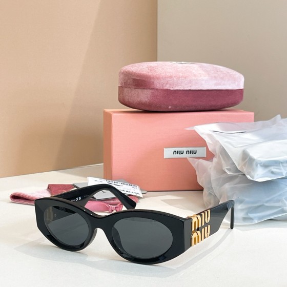 Miu Miu SMU 11W Eyeglasses